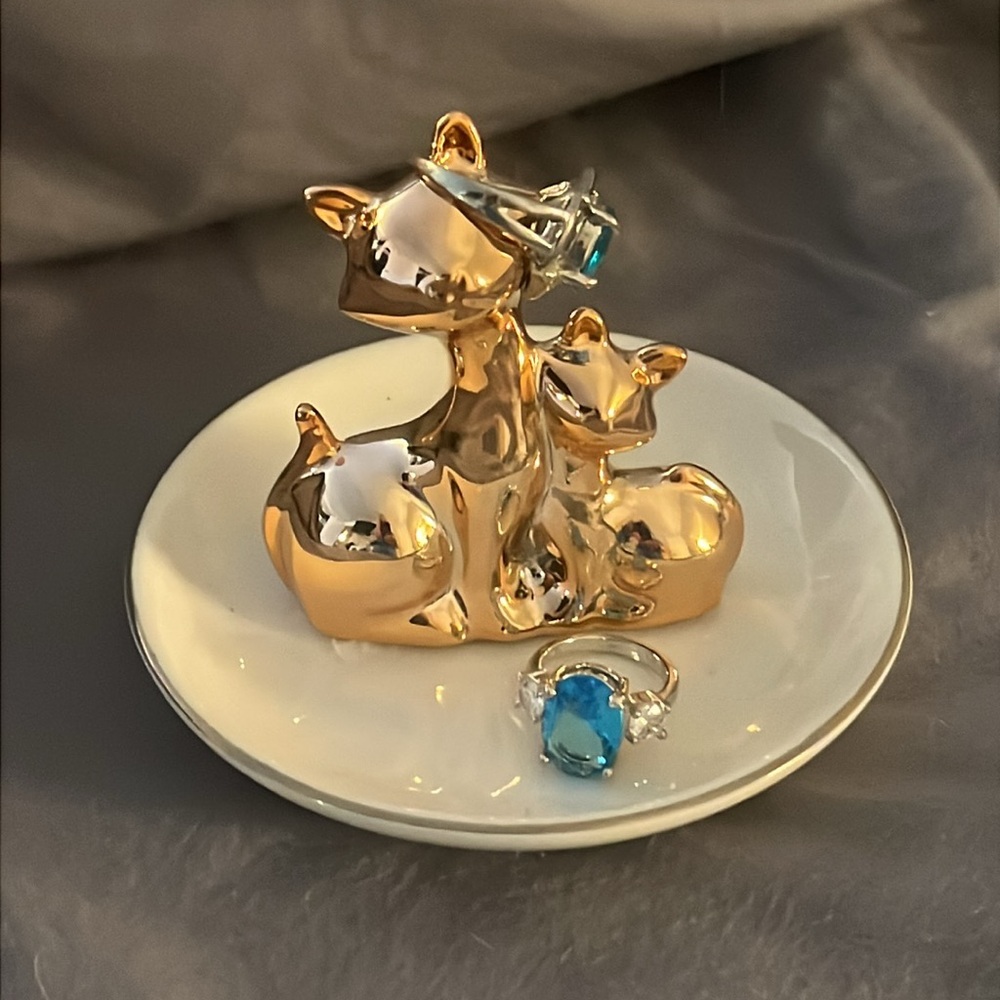 Gold Cat Ring Holder